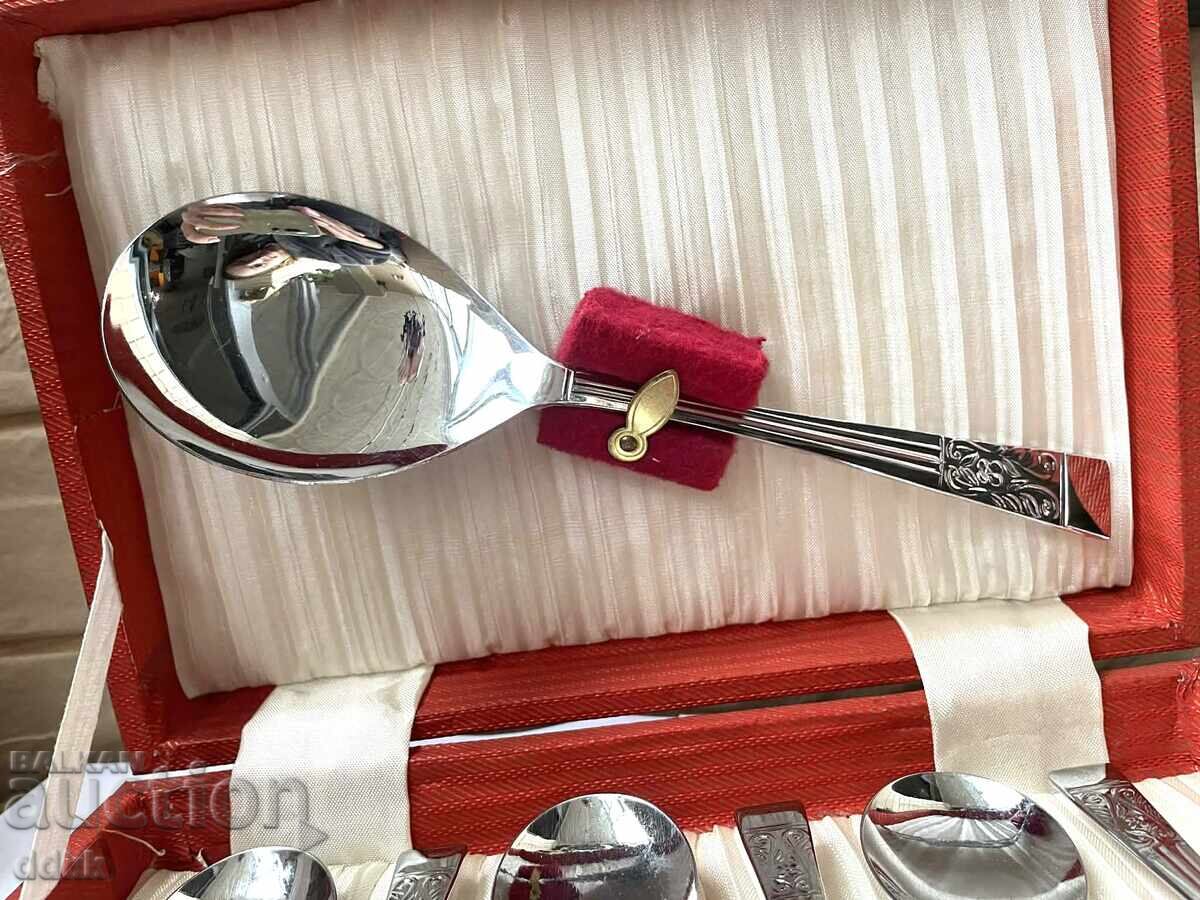 Δημοπρασία Όμορφο σετ από την Αγγλία στην αυθεντική του συσκευασία