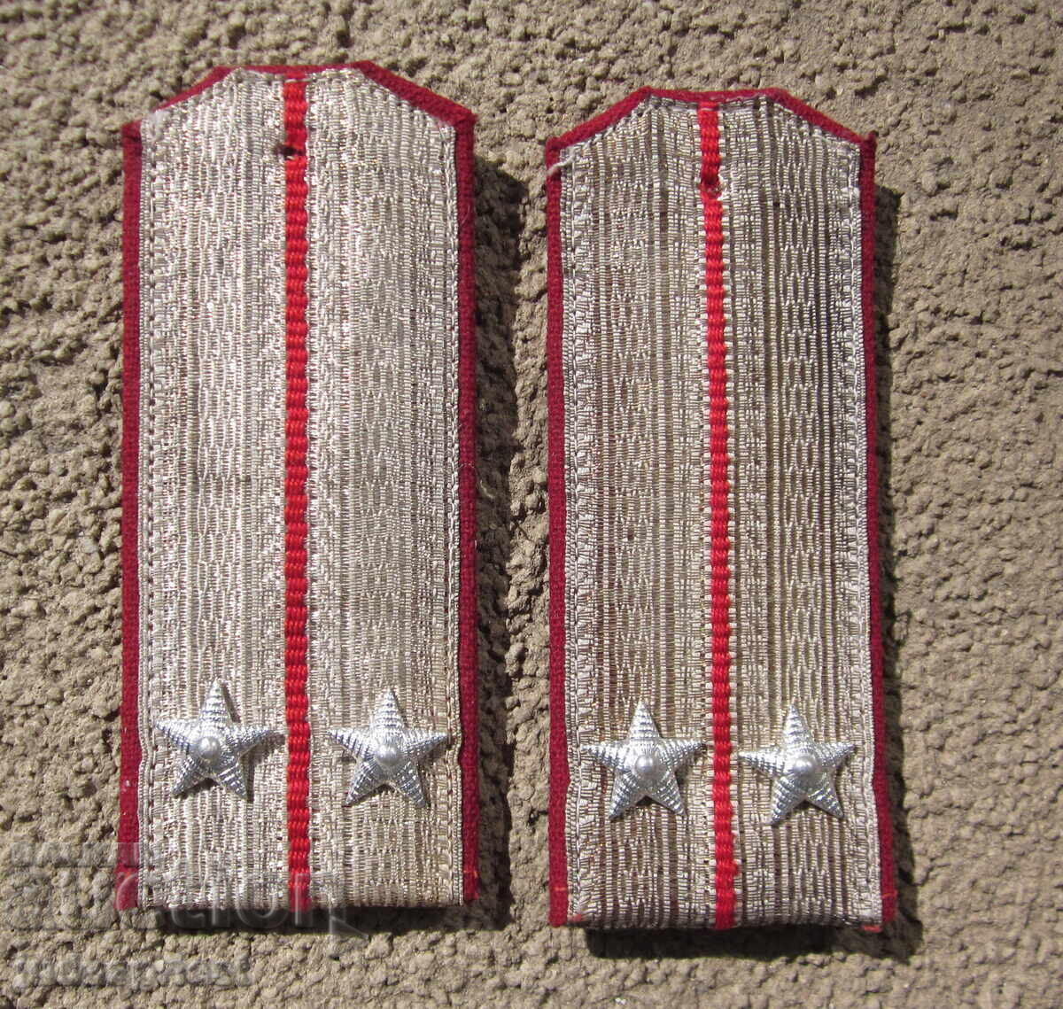 Παράδοση Bŭlgarski politseĭski MVR ΚΔΣ επωμίδες με ασημένια κλωστή πρώιμος σοσιαλισμός Παράδοση Bŭlgarski politseĭski MVR ΚΔΣ επωμίδες με ασημένια κλωστή πρώιμος σοσιαλισμός