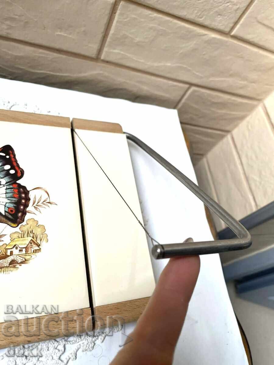 Όμορφη σανίδα τυριού από Αγγλία από ξύλο + κεραμικό πλακάκι με τιμή € 26.00 | 50.85 BGN Όμορφη σανίδα τυριού από Αγγλία από ξύλο + κεραμικό πλακάκι με τιμή € 26.00 | 50.85 BGN