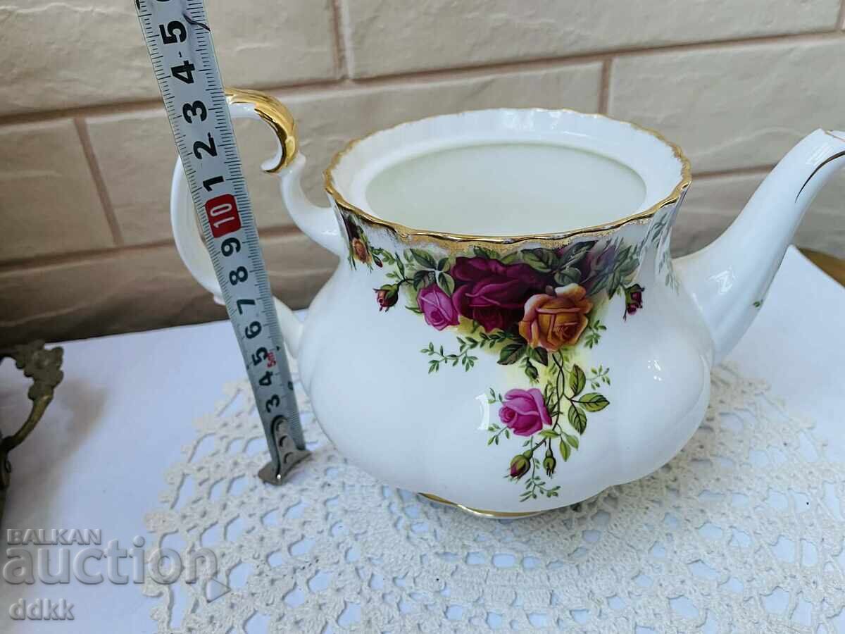 Доставка на ROYAL ALBERT красив чайник от костен порцелан от Англия