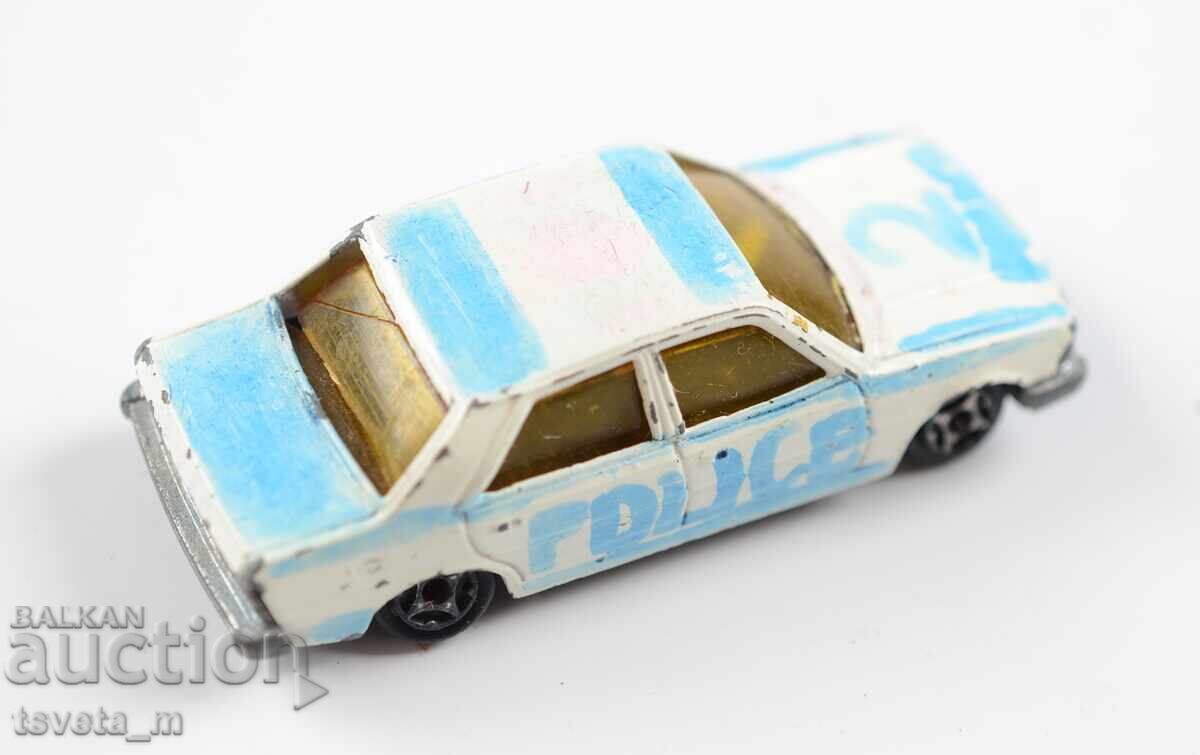 Cărucior metalic model de automobil Peugeot 305 SR Norev Fran cu preț € 3.00 | 5.87 BGN Cărucior metalic model de automobil Peugeot 305 SR Norev Fran cu preț € 3.00 | 5.87 BGN