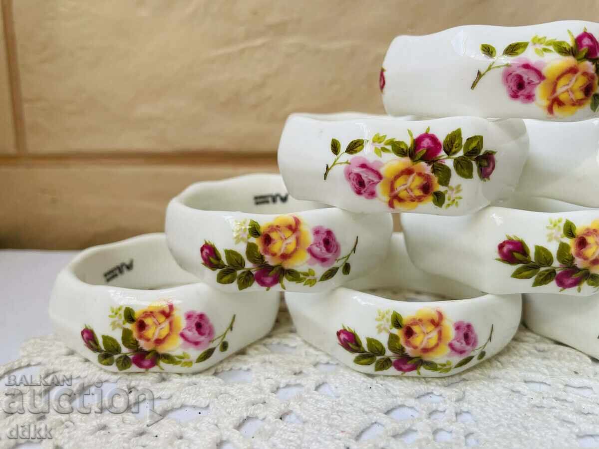 12 inele frumoase din Anglia, din porțelan de os, cu trandafiri cu preț € 52.00 | 101.70 BGN