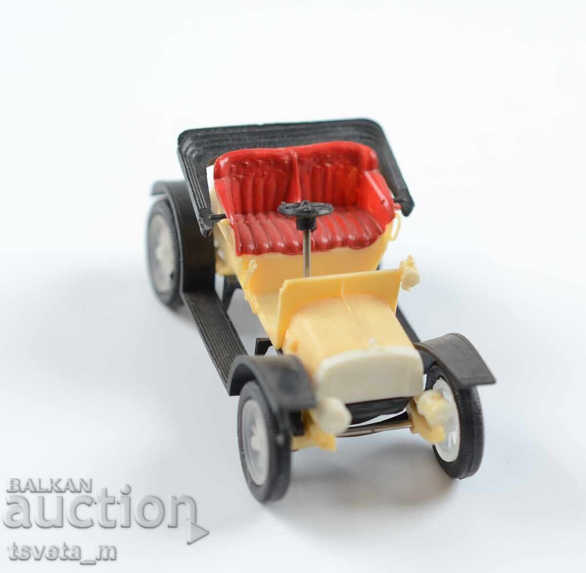 Παράδοση Πλαστικό καρότσι μοντέλο παλαιού αυτοκινήτου