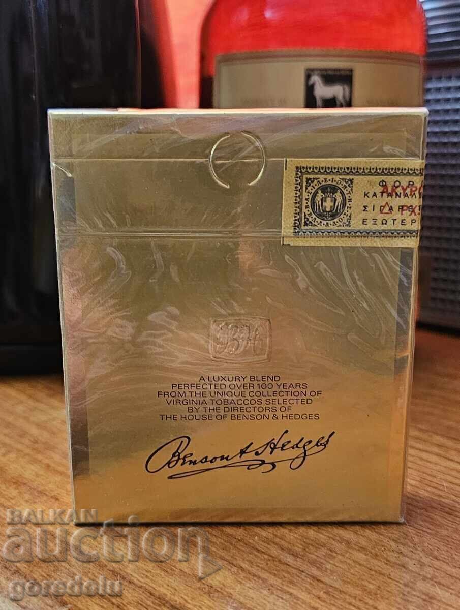 Țigări vechi, de colecție Benson & Hedges din anii '80! cu preț € 40.00 | 78.23 BGN Țigări vechi, de colecție Benson & Hedges din anii '80! cu preț € 40.00 | 78.23 BGN