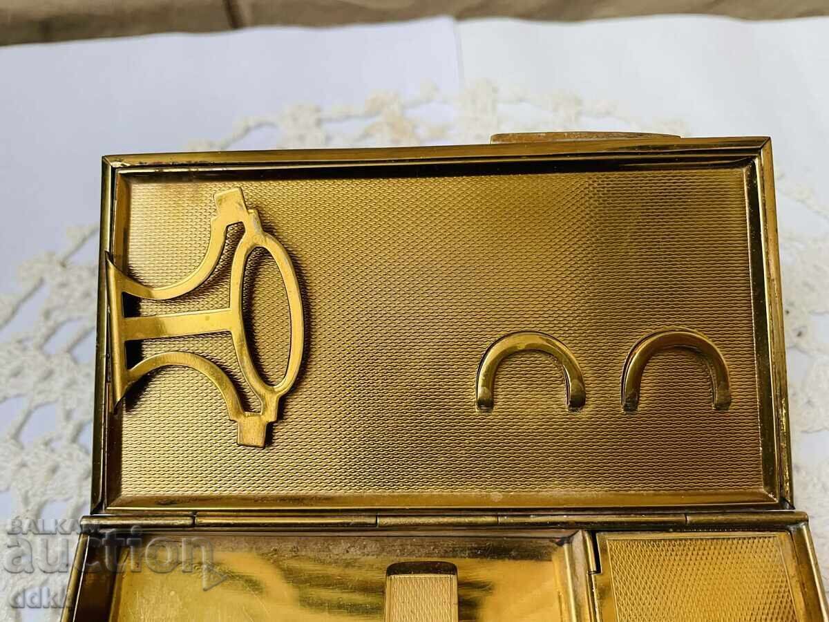 Δημοπρασία Πρακτικό και βολικό ορειχάλκινο κουτί από την Αγγλία