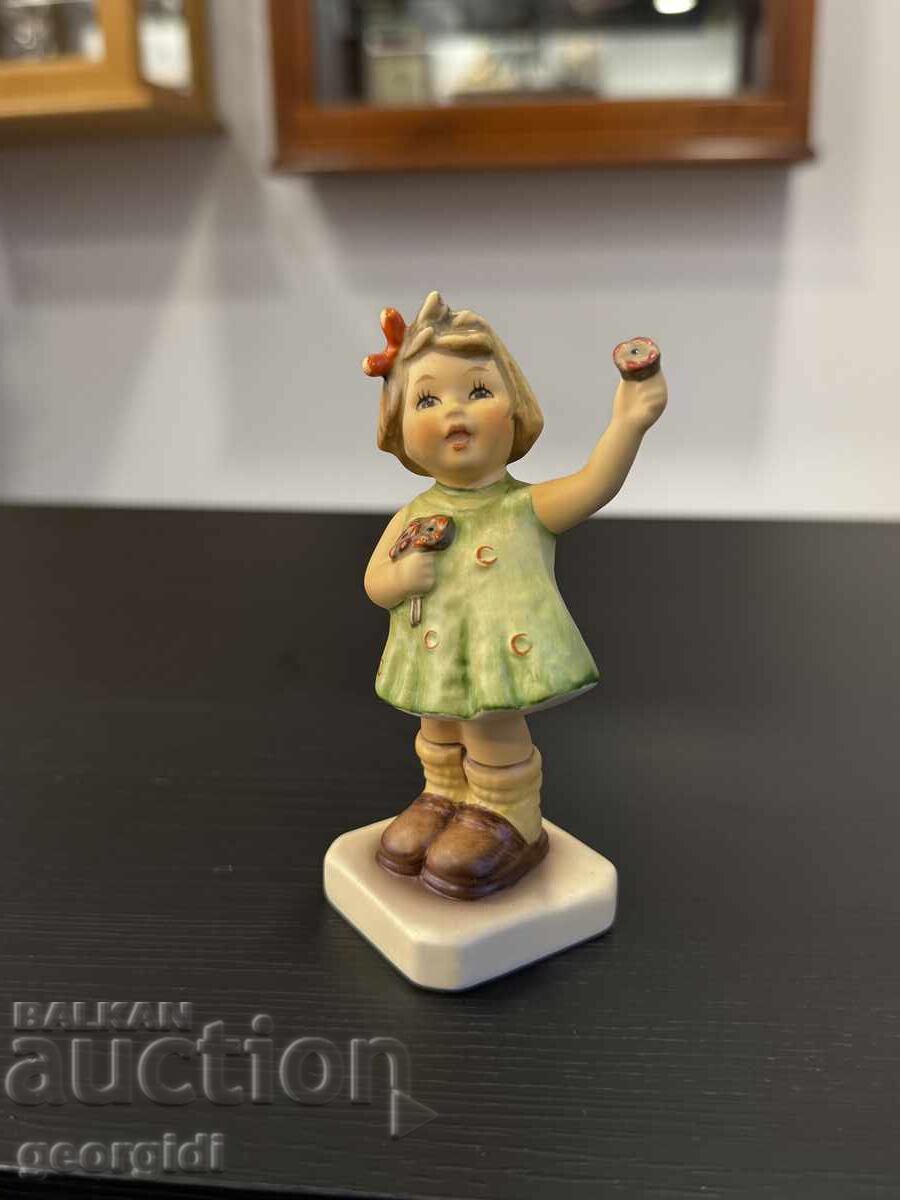 Figurină de porțelan M.I. Hummel. Nr. 7933