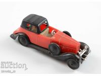 Model de plastic al unei mașini vechi Hispano Suiza 1934
