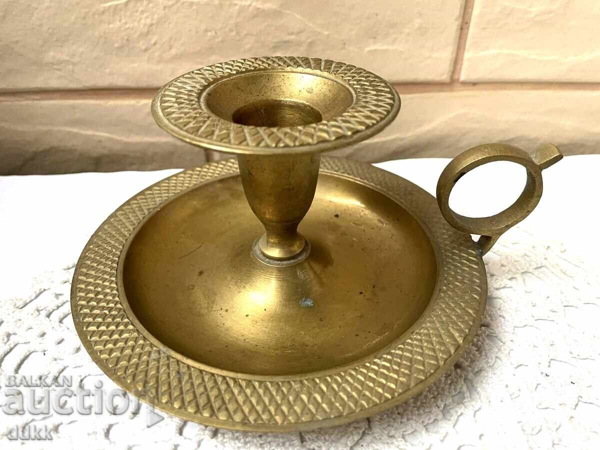 Όμορφο μπρούτζινο κηροπήγιο από την Αγγλία με τιμή € 12.00 | 23.47 BGN