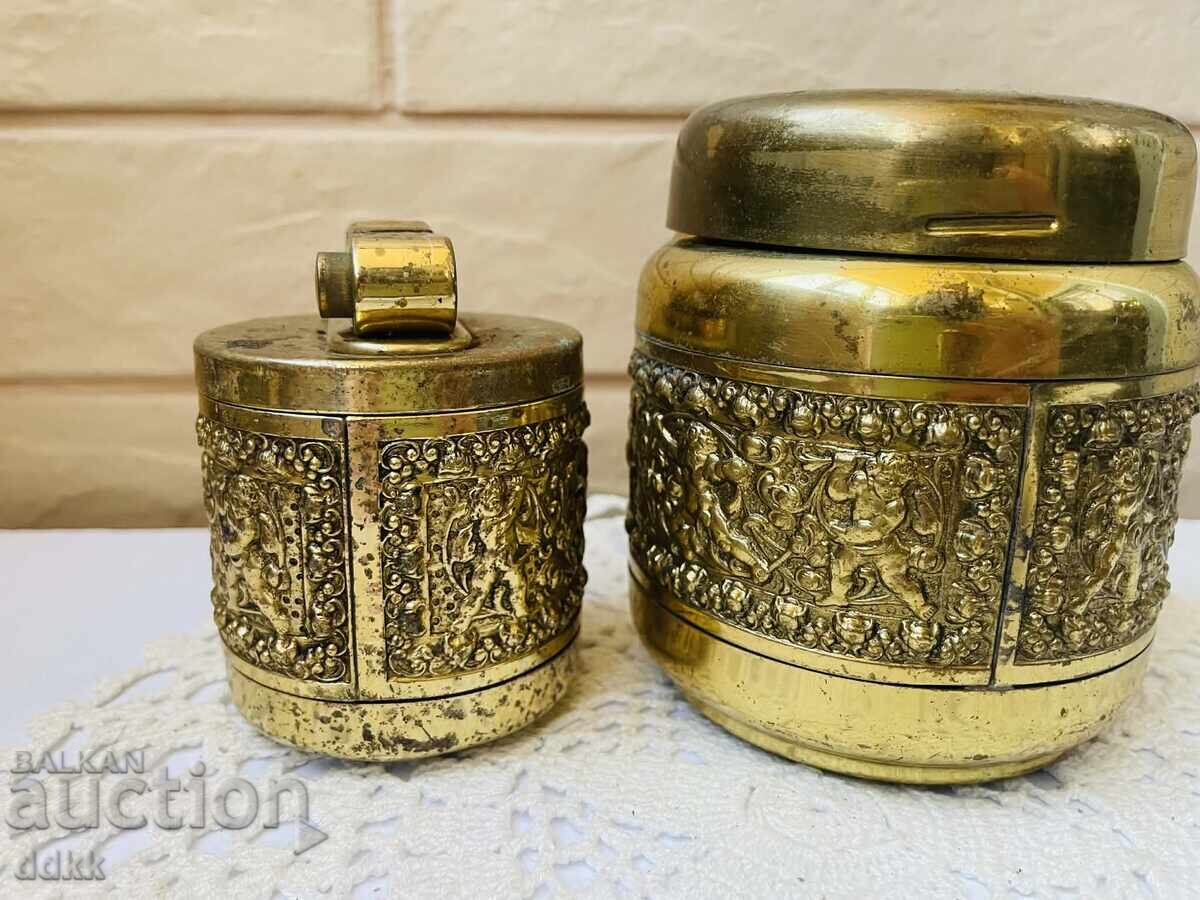 Frumos set din alamă, format din brichetă și tabacheră - 7