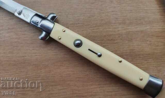 Livrarea Cuțit automat Stiletto uriaș 14,8 x 33 cm / 13 inch Livrarea Cuțit automat Stiletto uriaș 14,8 x 33 cm / 13 inch