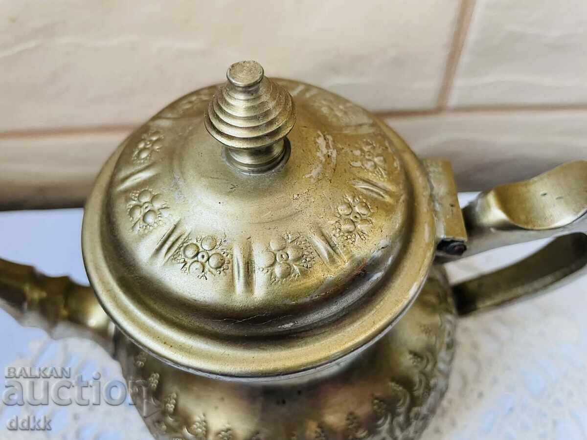 Livrarea Ceainic frumos cu flori și marcaj din metal colorat