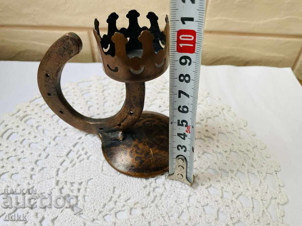 Livrarea Frumos sfeșnic din Anglia cu potcoavă din fier forjat