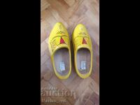 Pantofi din lemn, saboți