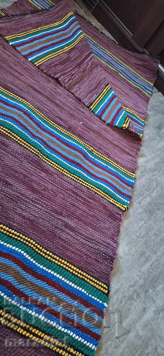 Covor din secolul trecut cu preț € 40.00 | 78.23 BGN