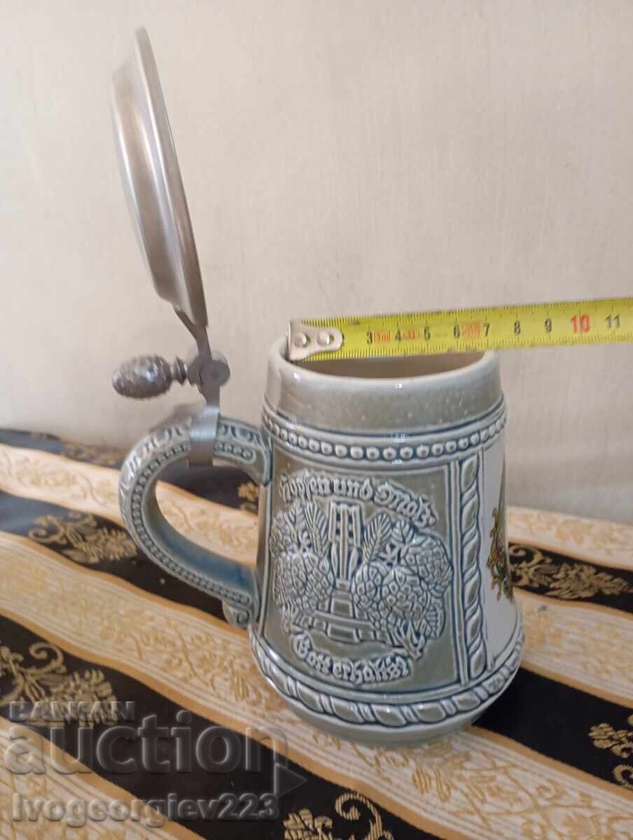 Аукцион Стара халба за бира с капак