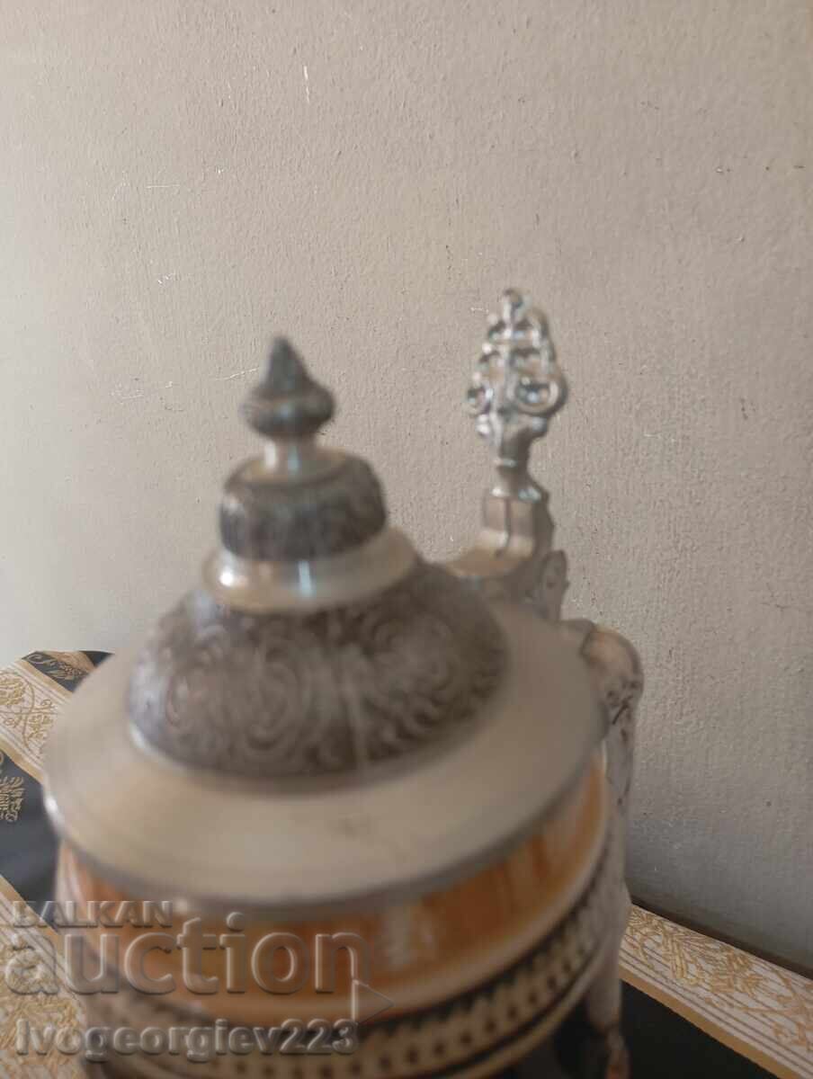 Livrarea Cană veche de bere cu capac