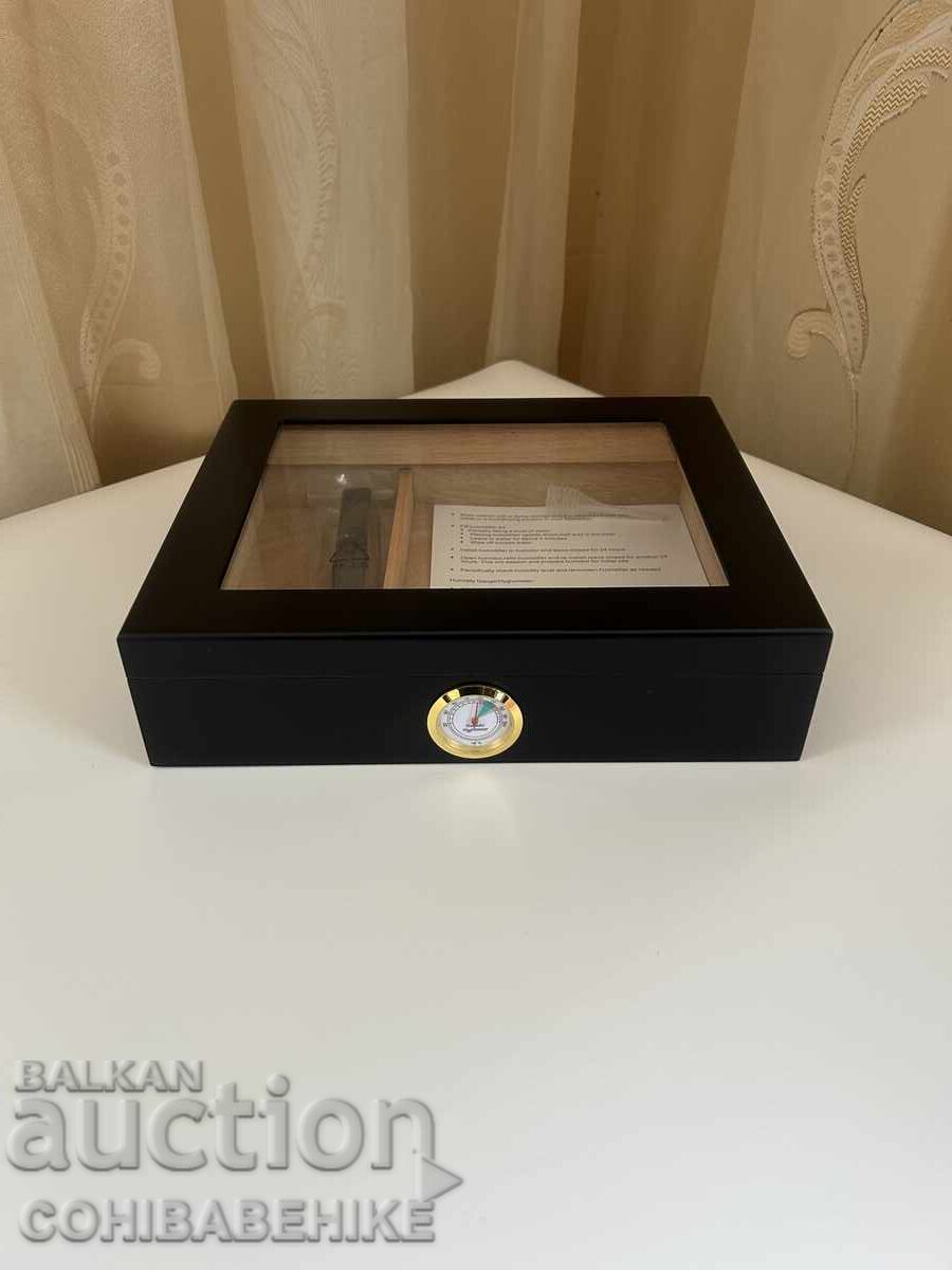 Аукцион Луксозен хумидор за пури | Кедрово дърво | Хигрометър | 20 п