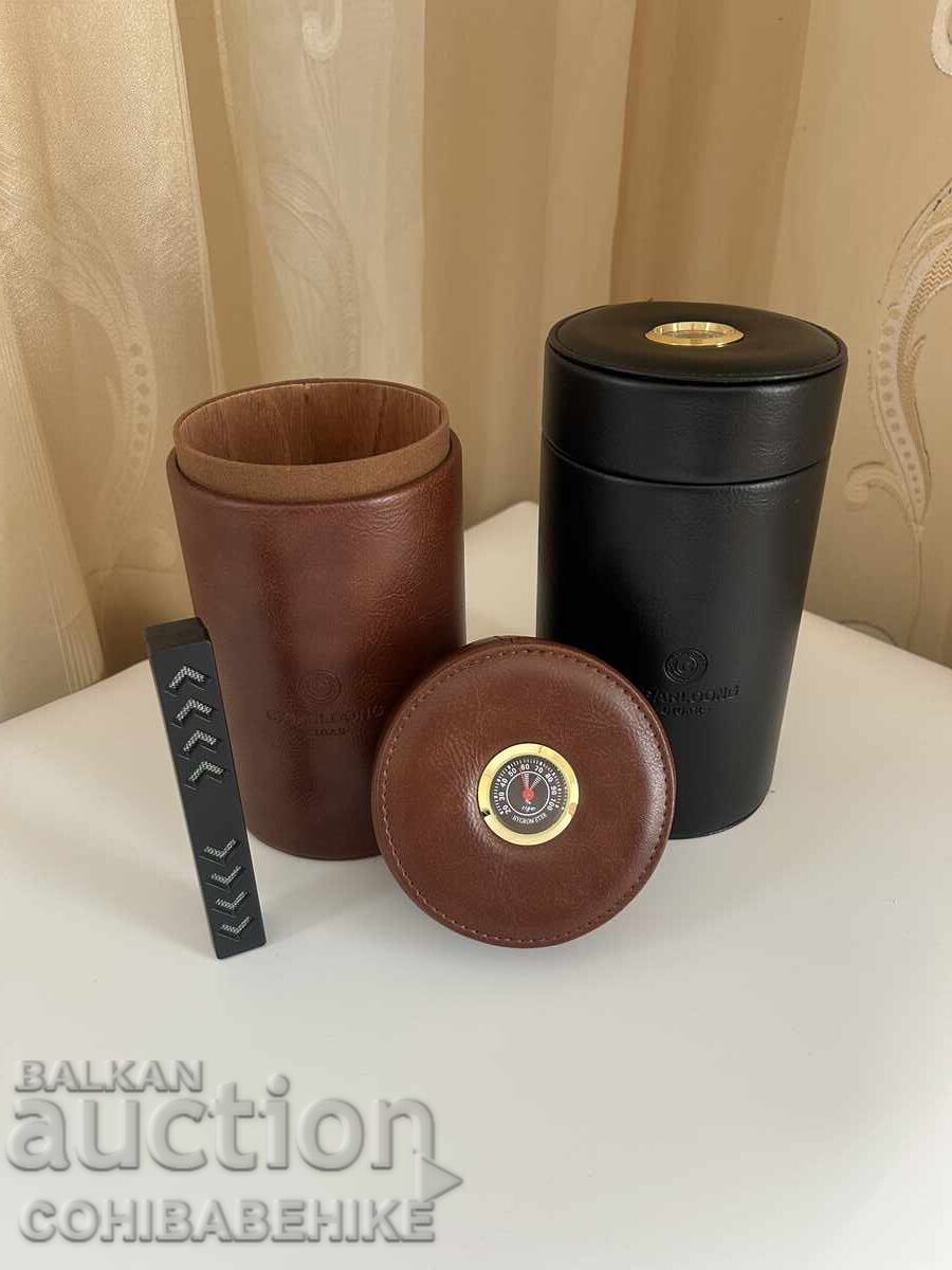 Луксозен преносим хумидор за пури – 18 пури, кедър и хигроме с цена € 80.00 | 156.47 лв.