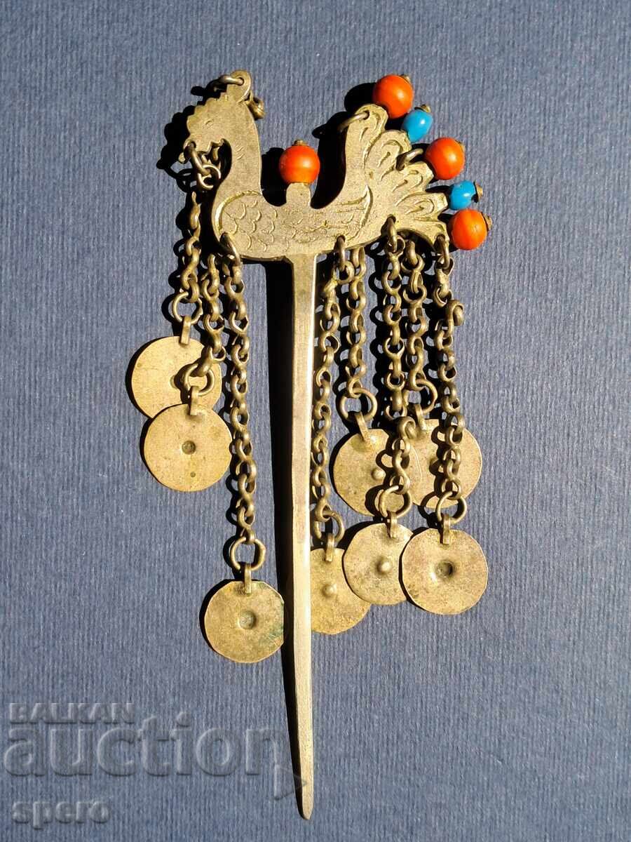 Ac de cusut, ac de brodat, "pui"