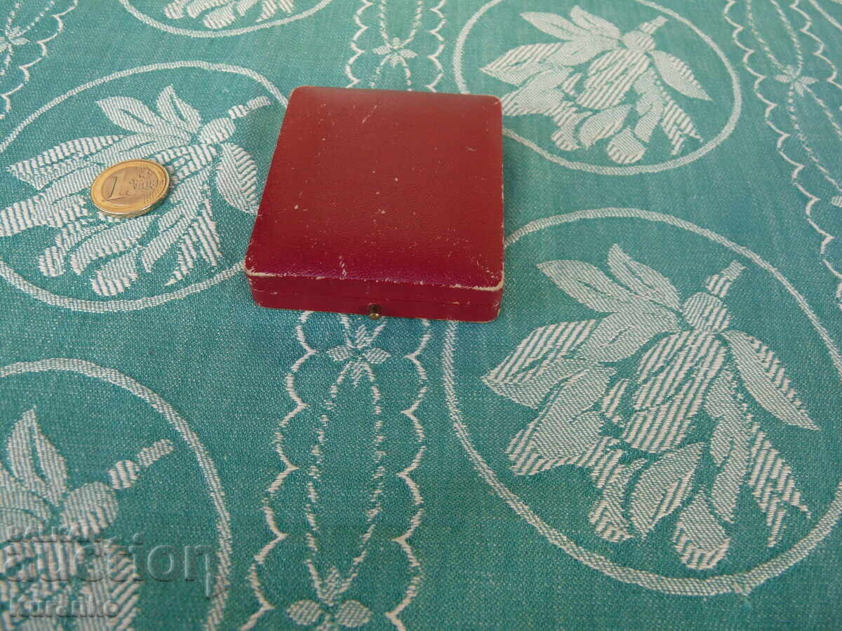 Licitație Cutie BERTONI Milano foarte rară