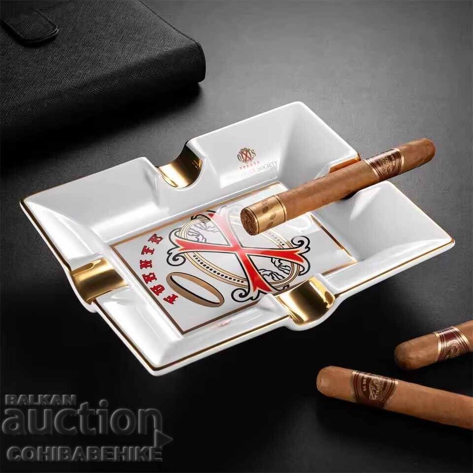 OpusX Society scrumieră pentru trabucuri – ceramică, 4 locuri, alb/galben cu preț € 66.00 | 129.09 BGN