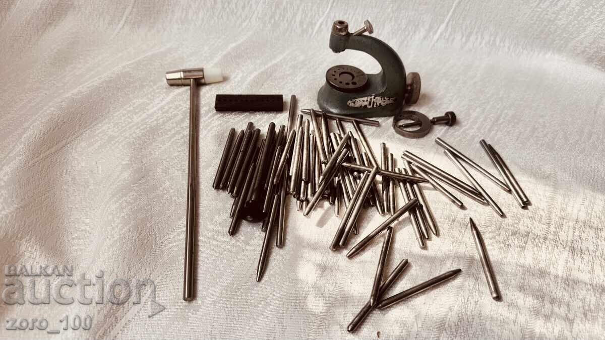 Set de scule pentru ceasornicar FAVORITE + nicovală și clește