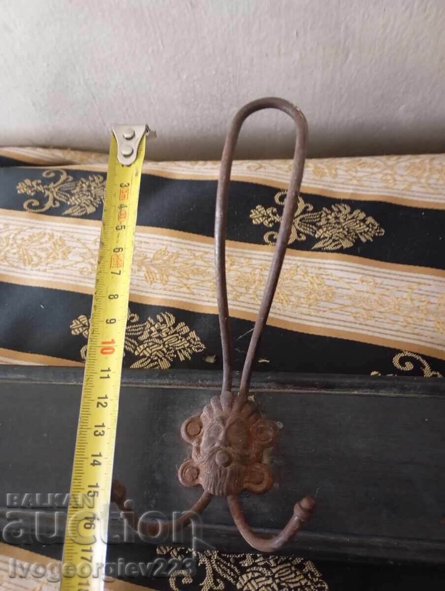 Delivery of Old wall hanger