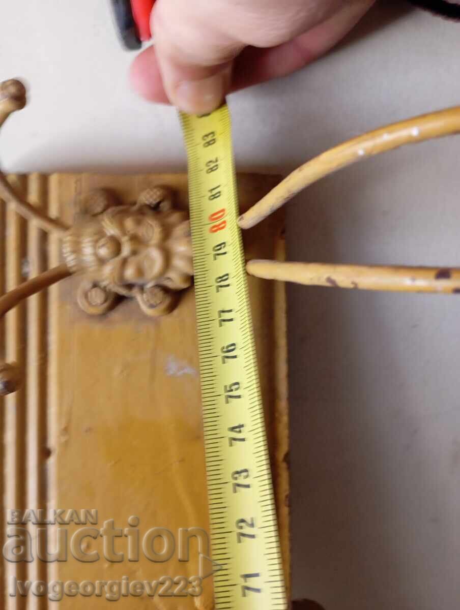 Delivery of Old wall hanger