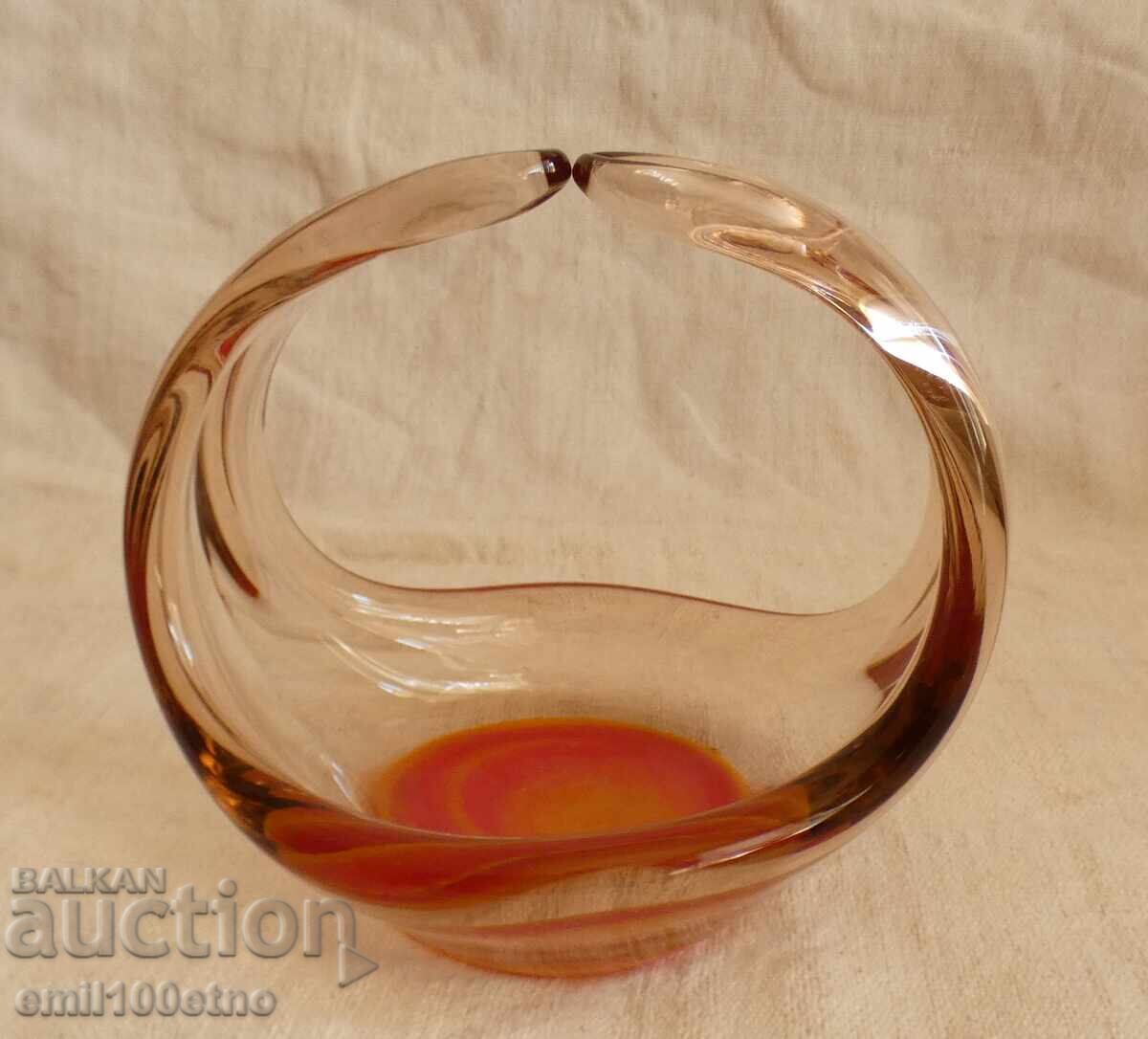 Bombonieră - coșuleț din sticlă masivă colorată, lucrat manual cu preț € 4.00 | 7.82 BGN