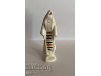 Figurină din porțelan bulgăresc cu motiv folcloric