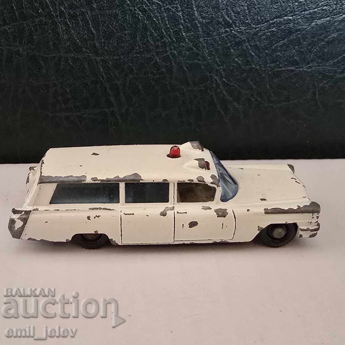 LESNEY MATCHBOX 54B Cadillac Ambulanță 1965 god cu preț € 4.10 | 8.02 BGN