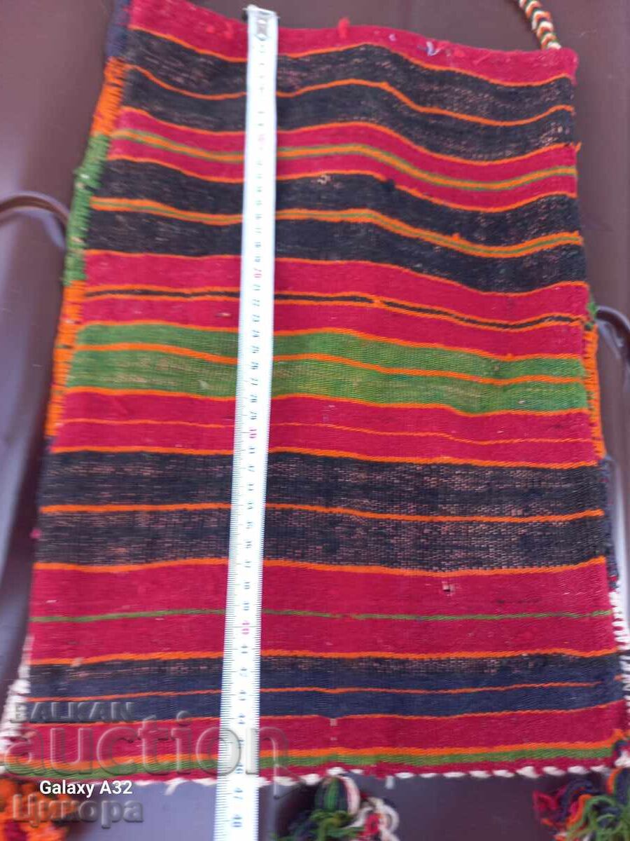 GEANTĂ VECHE POȘETĂ COSTUM cu preț € 30.00 | 58.67 BGN