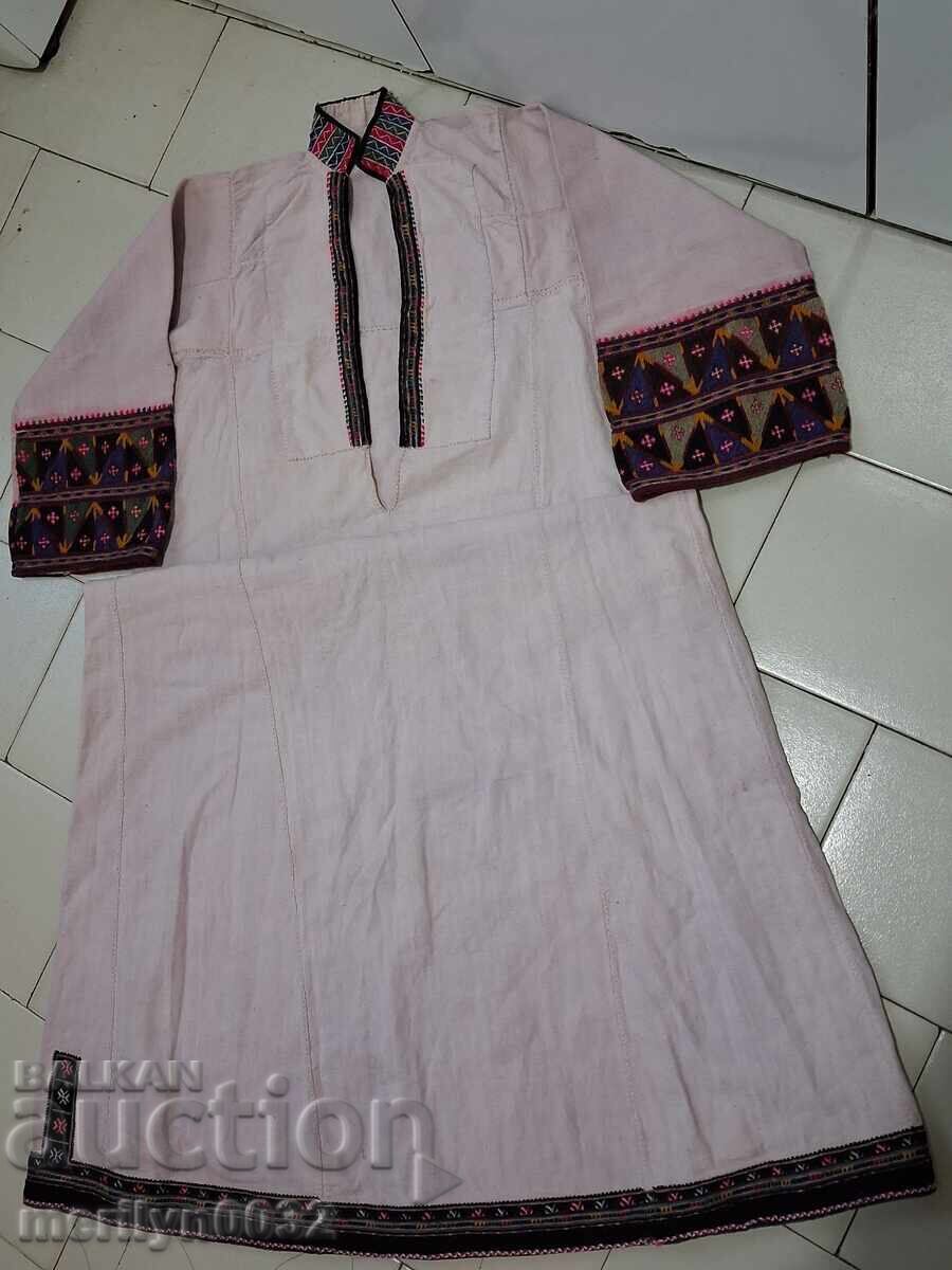 Cămașă veche de femeie, țesută manual, broderie, chenar, zestre, costum popular cu preț € 289.99 | 567.17 BGN