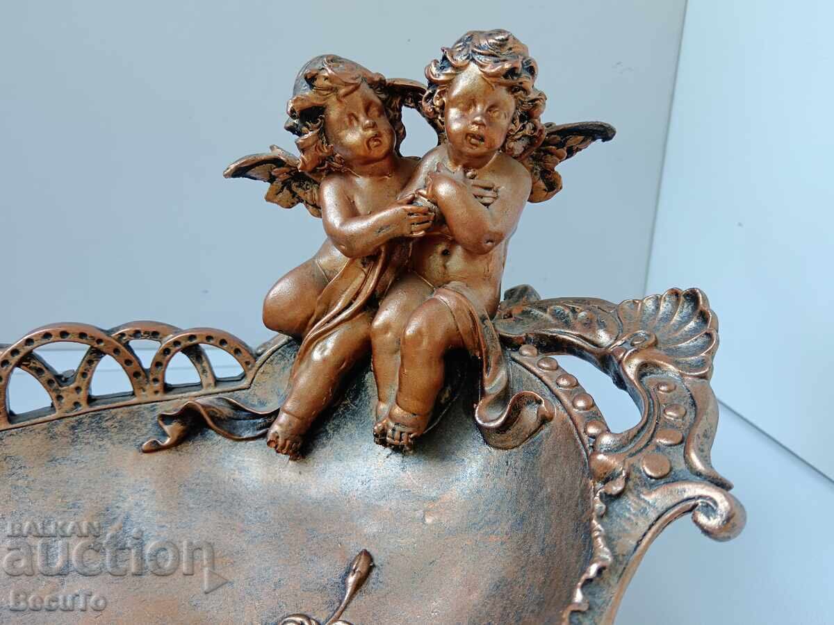 Αντίκα φρουτιέρα με δύο αγγελάκια, άριστη κατάσταση με τιμή € 30.00 | 58.67 BGN