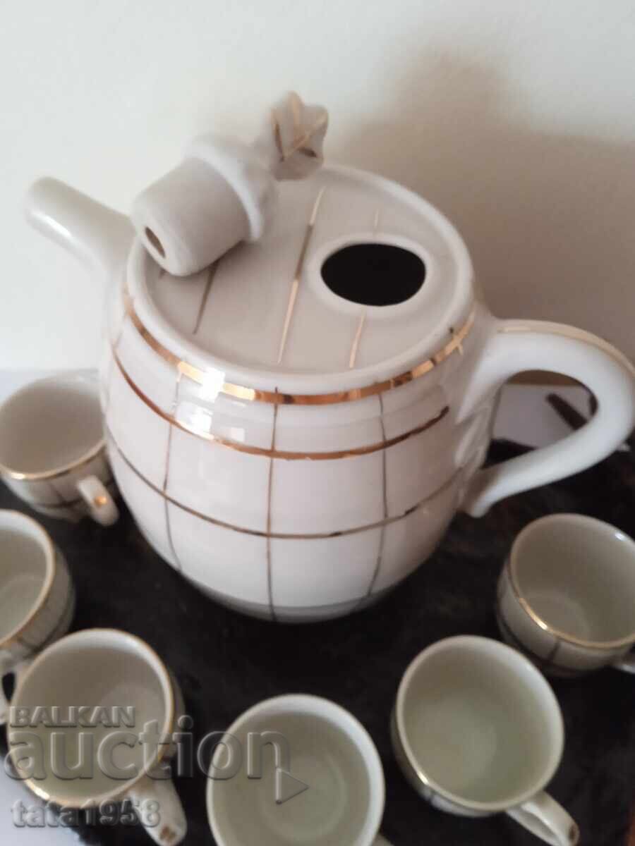 Set de servire pentru rachiu cu aurire Porțelan bulgăresc vechi S.I.P cu preț € 49.00 | 95.84 BGN