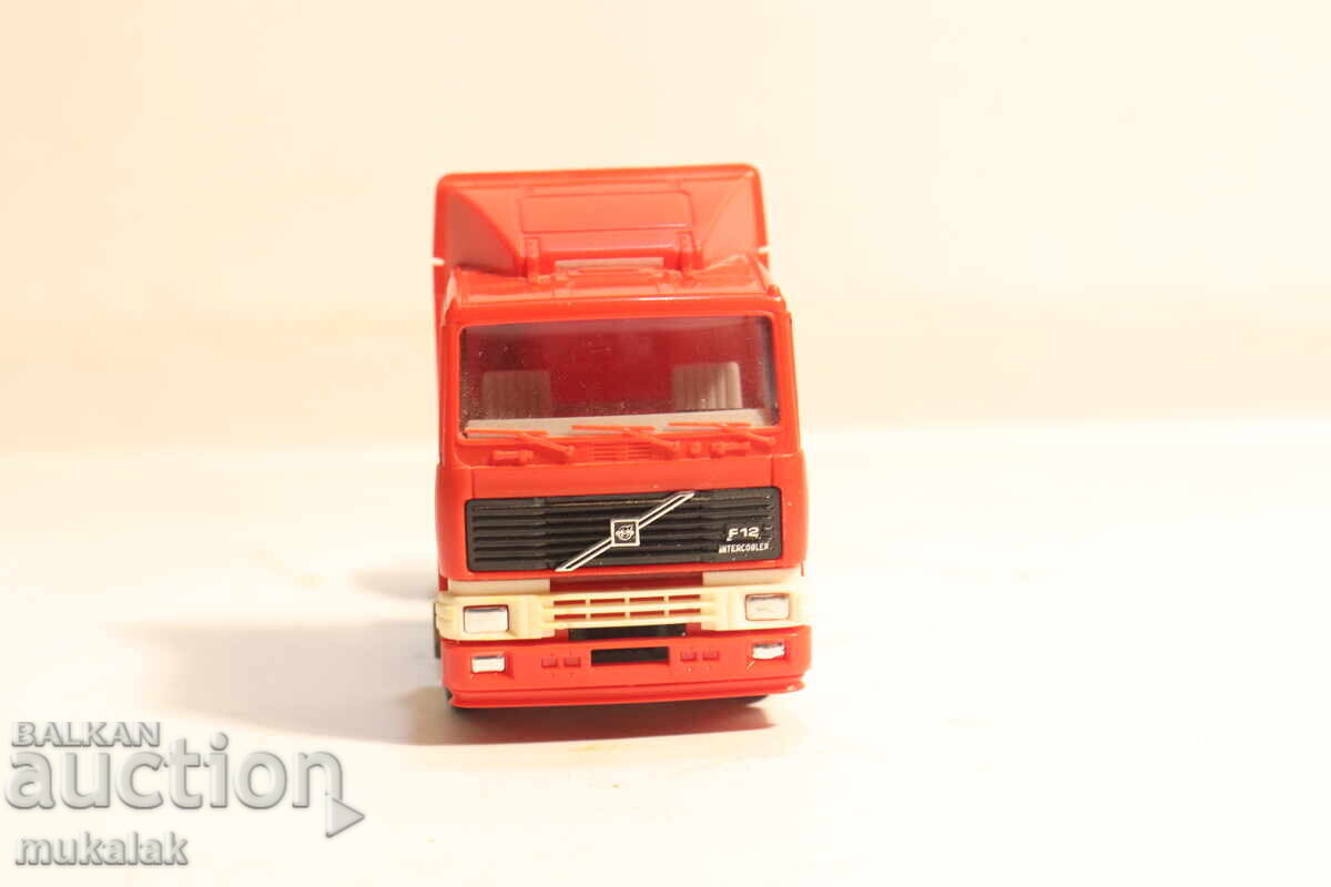 ALBEDO H0 1/87 VOLVO KAMION ΜΟΝΤΕΛΟ ΠΑΙΧΝΙΔΙ ΤΡΑΚΤΕΡ TIR με τιμή € 4.00 | 7.82 BGN