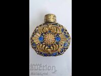 Старо стъклено шишенце за парфюм с обков и камъни