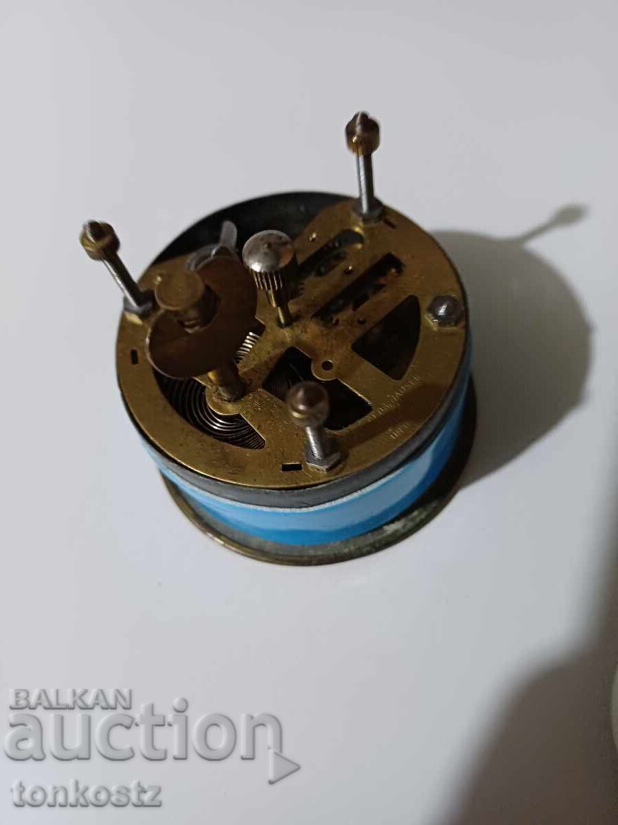 Δημοπρασία Πορσελάνινο ρολόι λειτουργεί