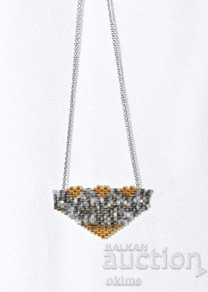 Δημοπρασία Χρυσό τριγωνικό κρεμαστό κόσμημα - κομψότητα σε γκρι και χρυσό