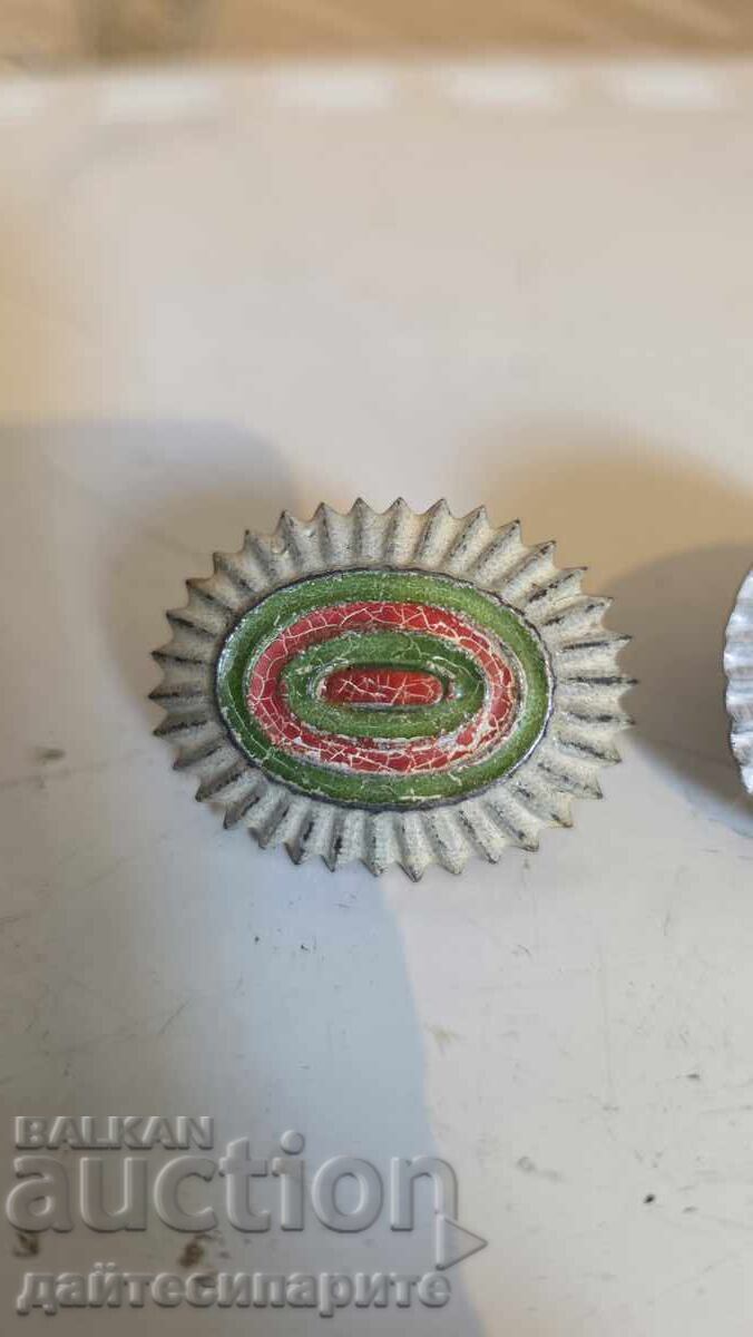 Cocarde, set cu preț € 80.00 | 156.47 BGN