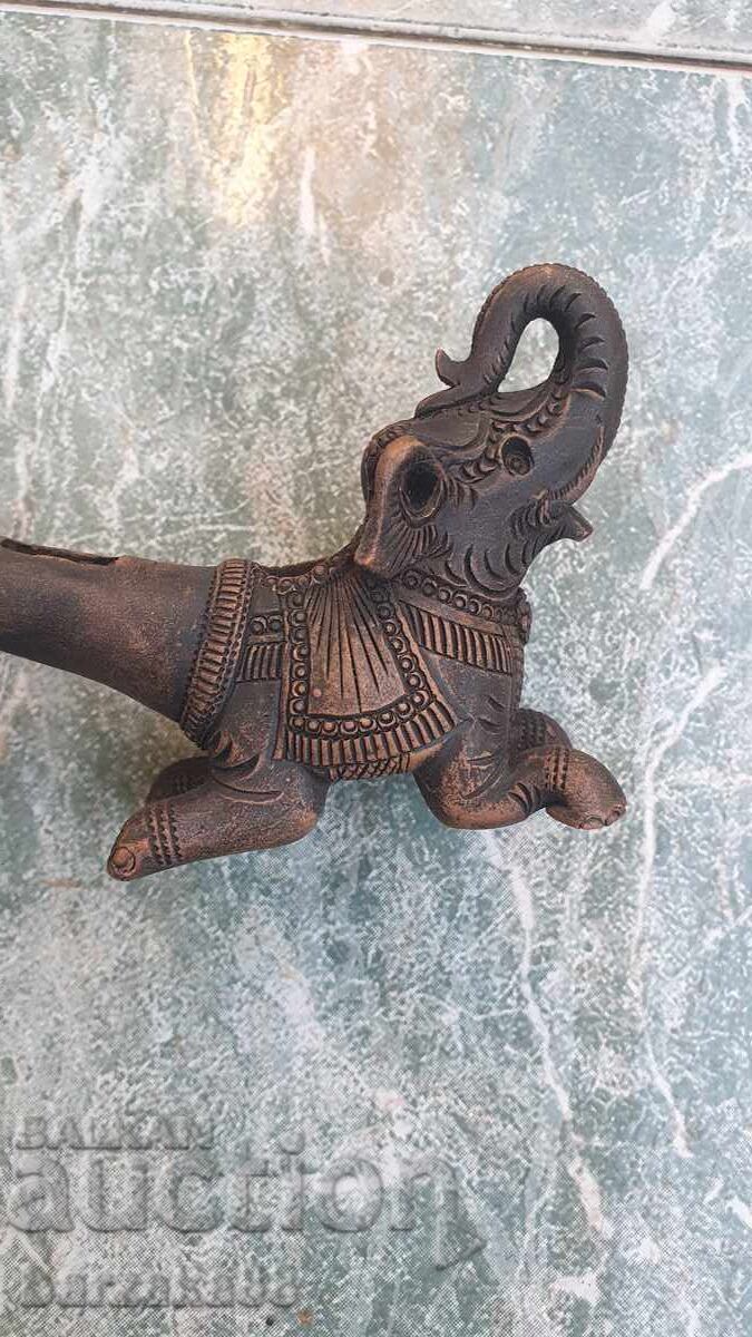 Figurină ceramică veche Elefant cu preț € 8.00 | 15.65 BGN