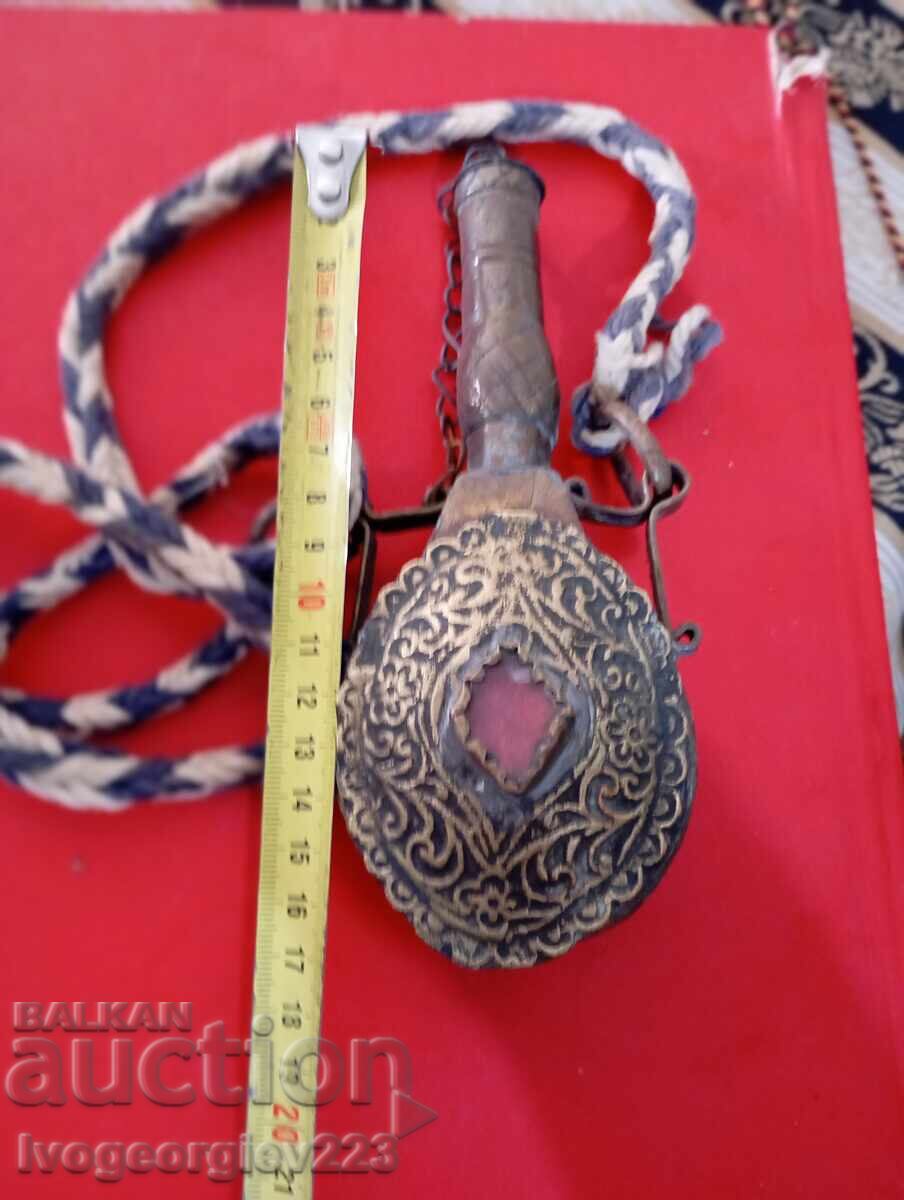 Стара барутница с цена € 54.00 | 105.61 лв.