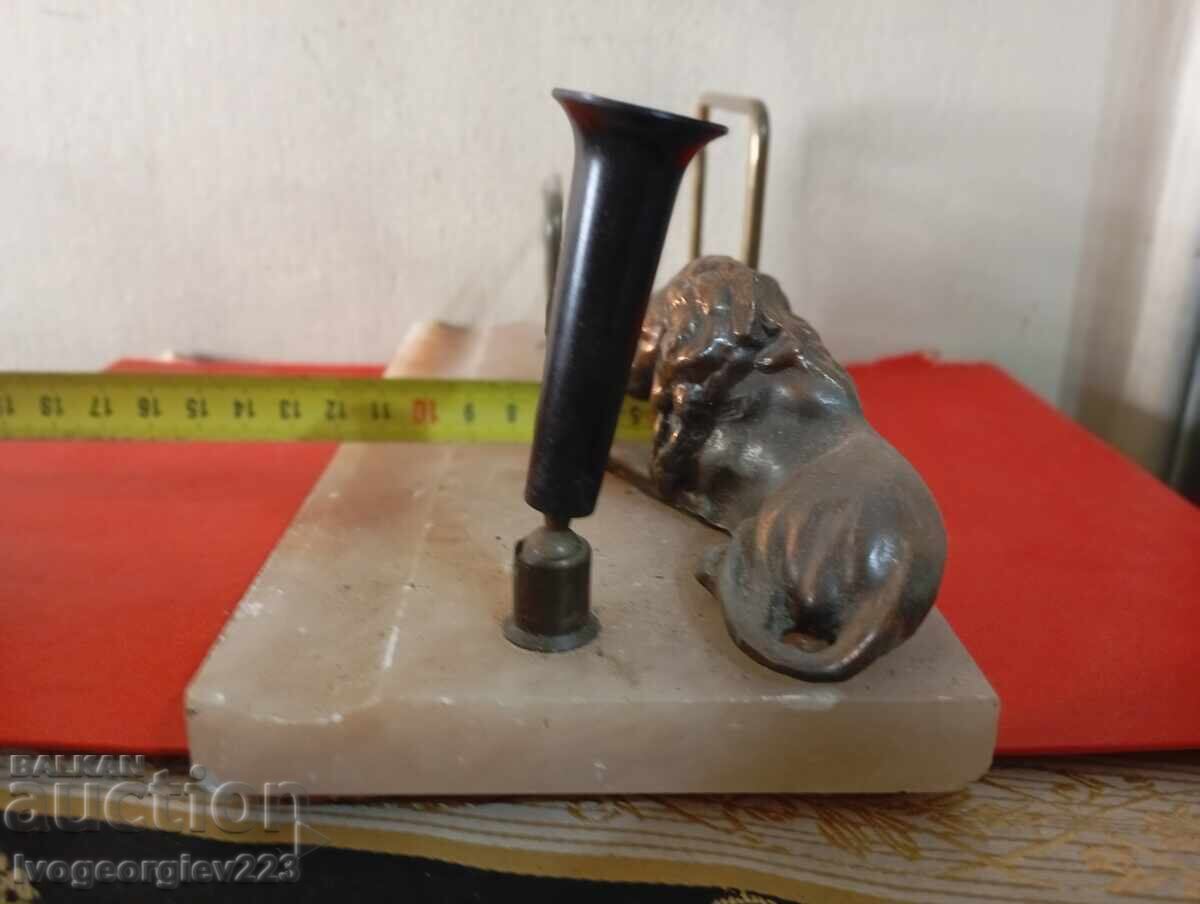 Auction  Vintage inkwell, pencil case