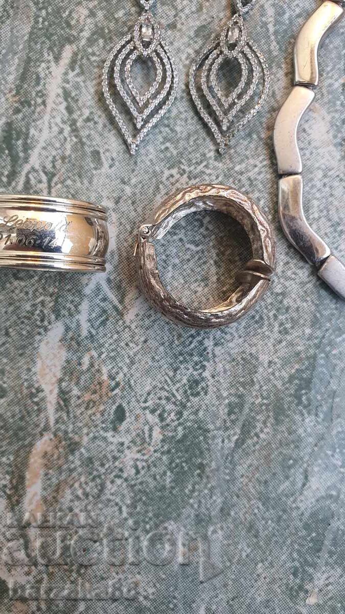 Bijuterii placate cu argint cu preț € 5.00 | 9.78 BGN Bijuterii placate cu argint cu preț € 5.00 | 9.78 BGN