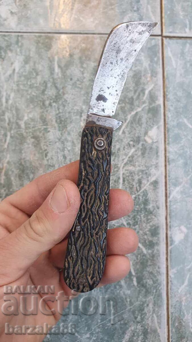 Delivery of Old pocket knife Butcher England