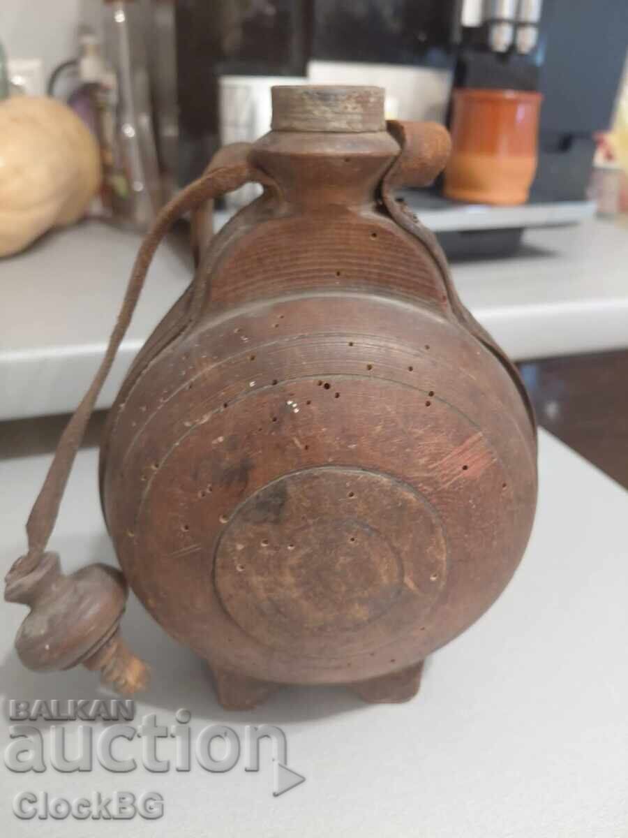 Παλιά βαλκανική ξύλινη φιάλη / παγούρι ταξιδιού