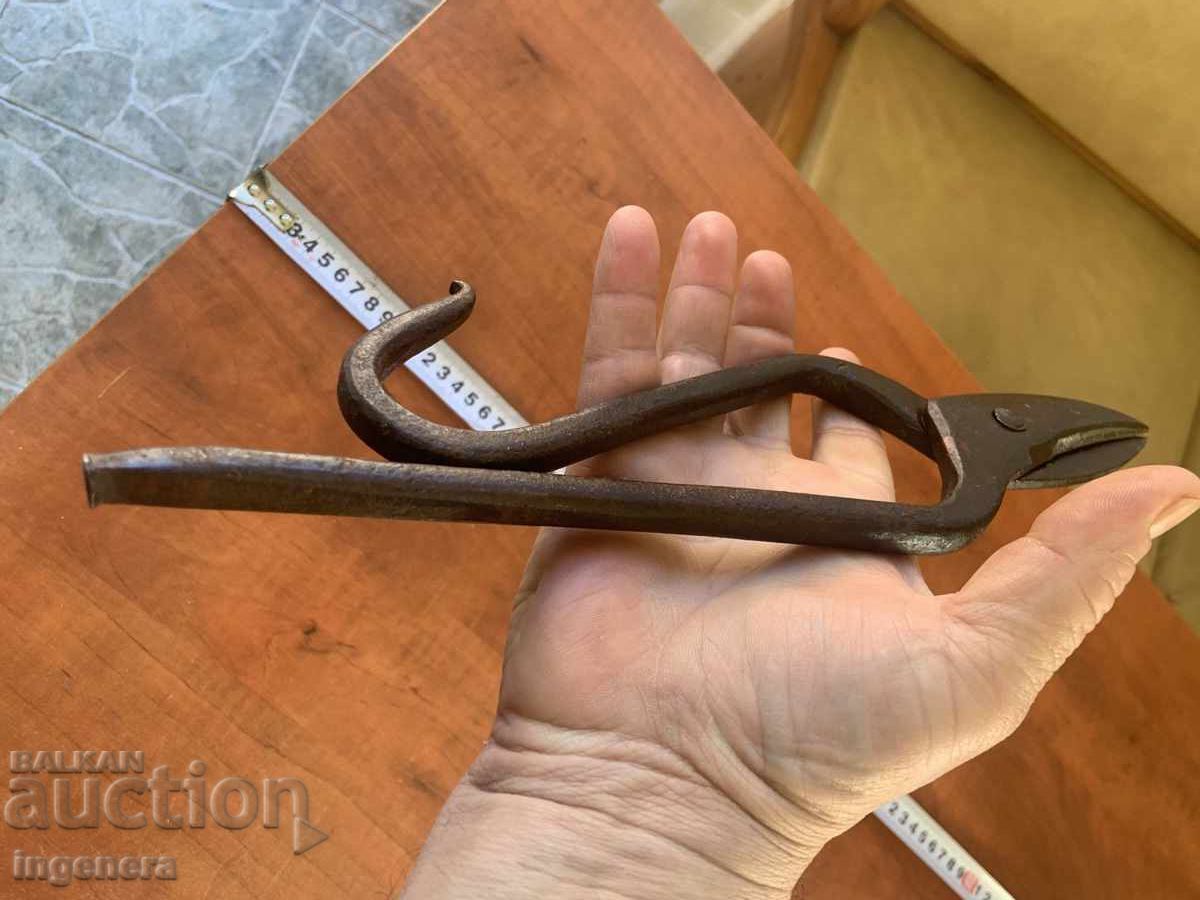 Доставка на НОЖИЦА ЗА ЛАМАРИНА ЗДРАВА И РЕЗЛИВА БЕЗ ХЛАБИНИ-КОВАНА