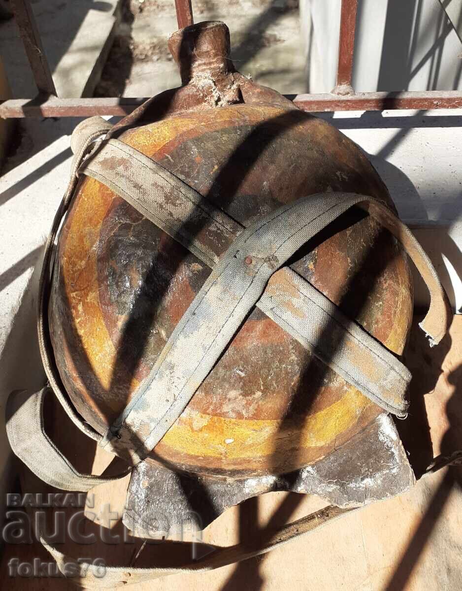 Доставка на Много стара бъклица павур антика папие маше или нещо подобно