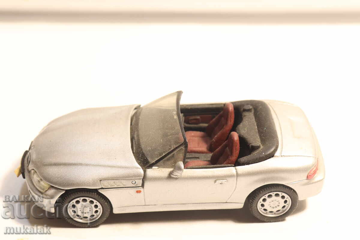 1:43 BMW Z3 JUCĂRIE MAȘINUȚĂ MODEL cu preț € 6.00 | 11.73 BGN