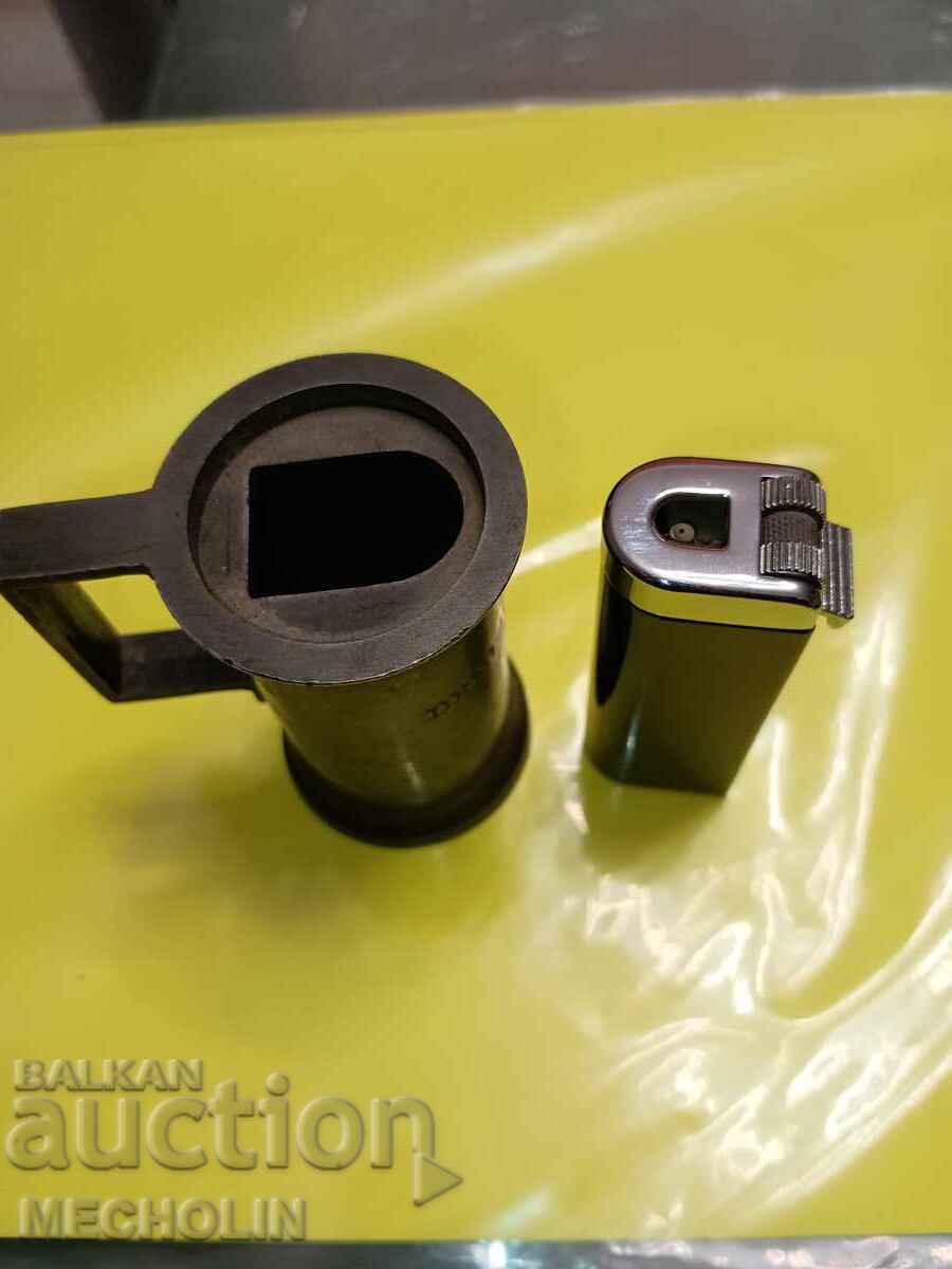 Licitație Brichetă franceză de colecție Feudor din staniu